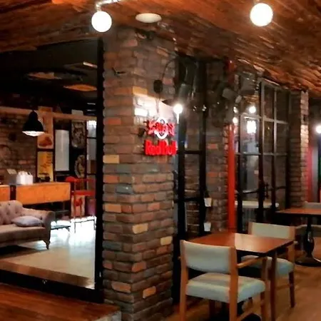 Voswos Garage Coffee Otel
